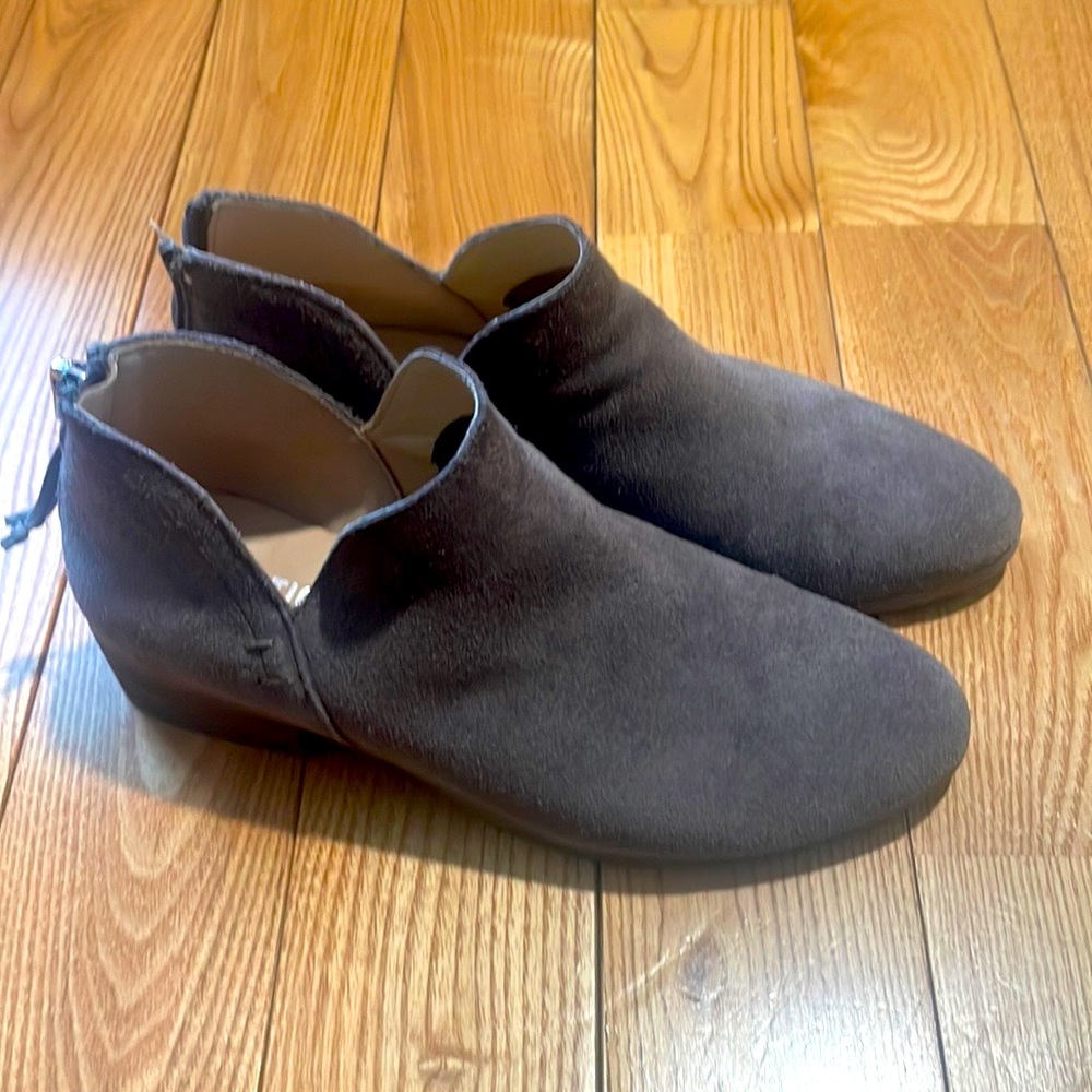 Women’s size 6 Kenneth Cole reaction booties